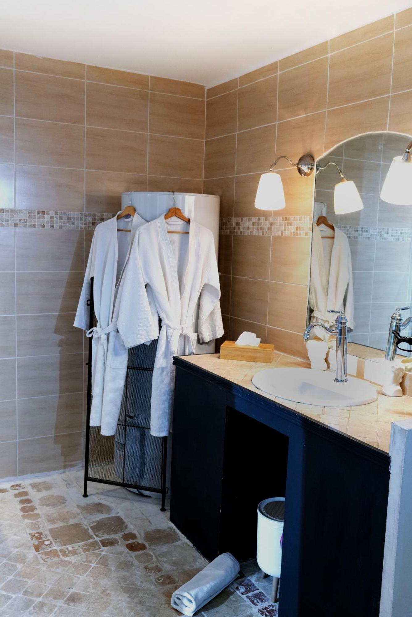 Les Canoubiers Luxe Et Serenite Au Coeur De Saint-Tropez Suites Spacieuses Avec Jardin Enchanteur Eksteriør bilde